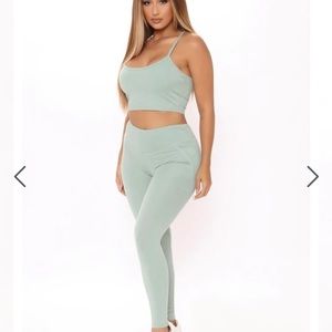 Fashion nova active set